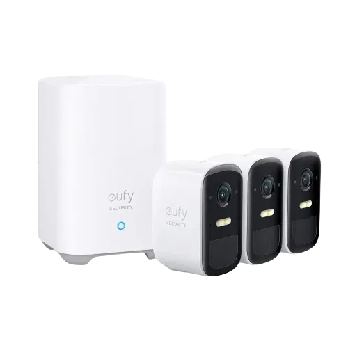Deux caméras eufyCam S210 blanches et leur HomeBase 2